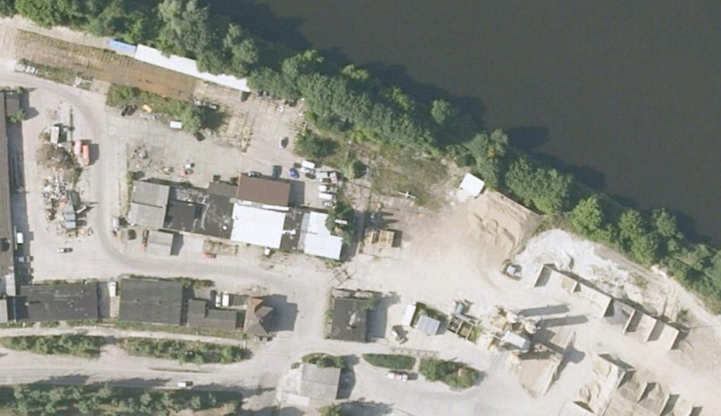 Standort des künftigen Hafens noch in gewerblicher Nutzung (Quelle: Google-Earth 1/1/2005)
